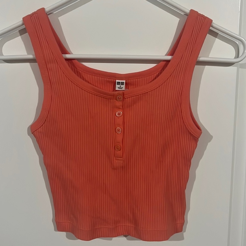 NEW Uniqlo Ribbed Coral Button Down Tank Top Cropped Tight Fit Orange/Pink